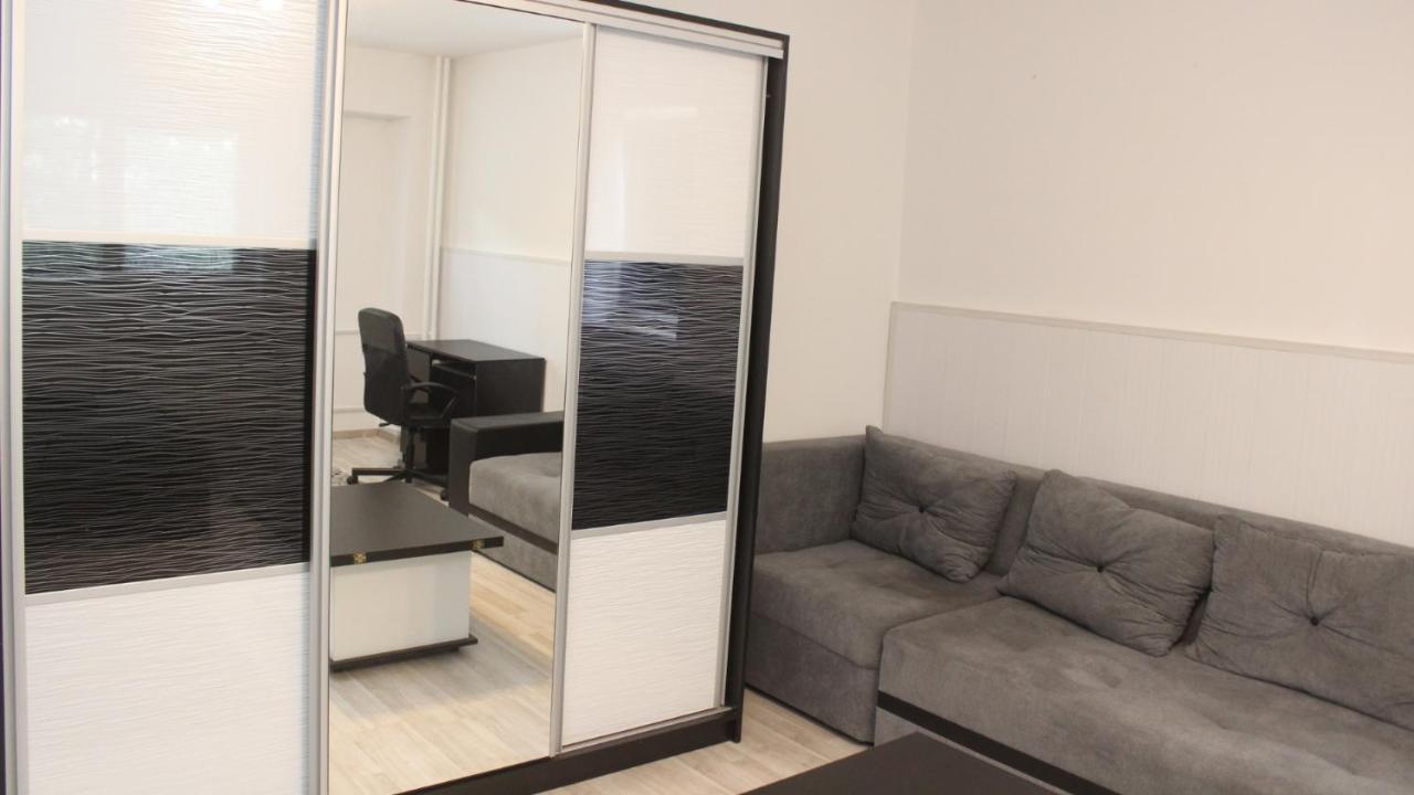 Holidays Host Splaiul Unirii Bucarest Exterior foto